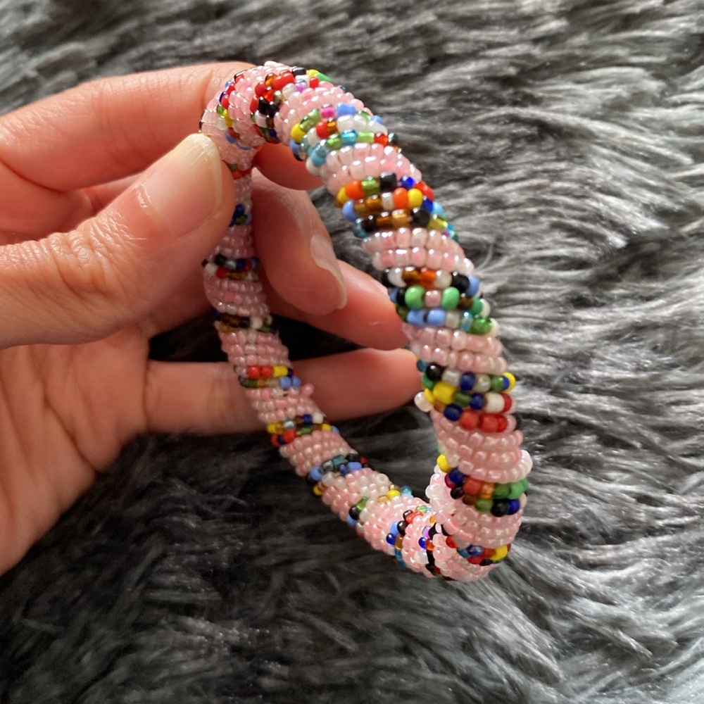 Pale Pink Spiral Colourful Beaded Bangle Bracelet - Picture 17 of 17